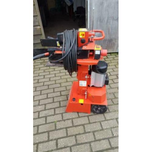 Mooie goedwerkende houtklover GTM 2018/2019 8 ton