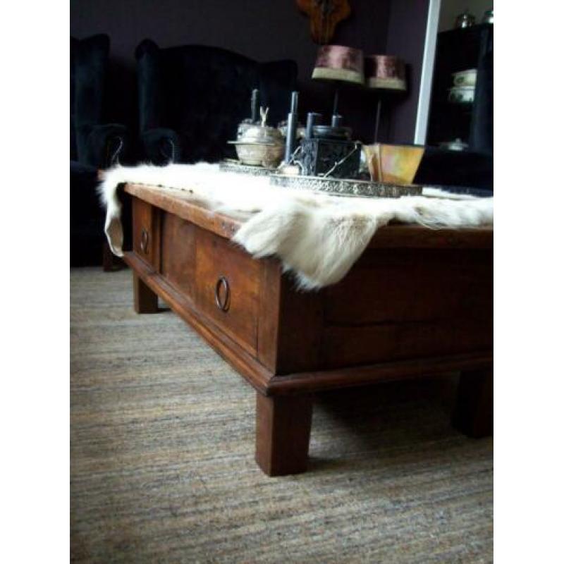 Massieve salontafel