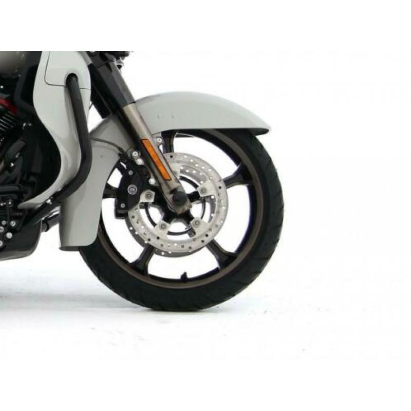 Harley-Davidson FLHTKSE CVO ULTRA LIMITED BLACK TRIM