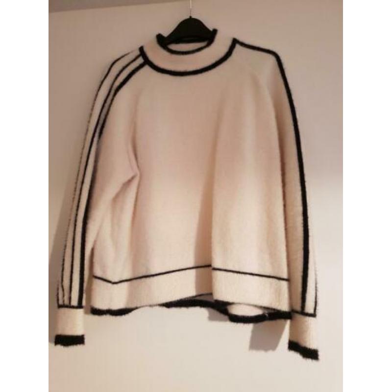 Mango roomwit/zwarte trui / Top maat M maat 38/40