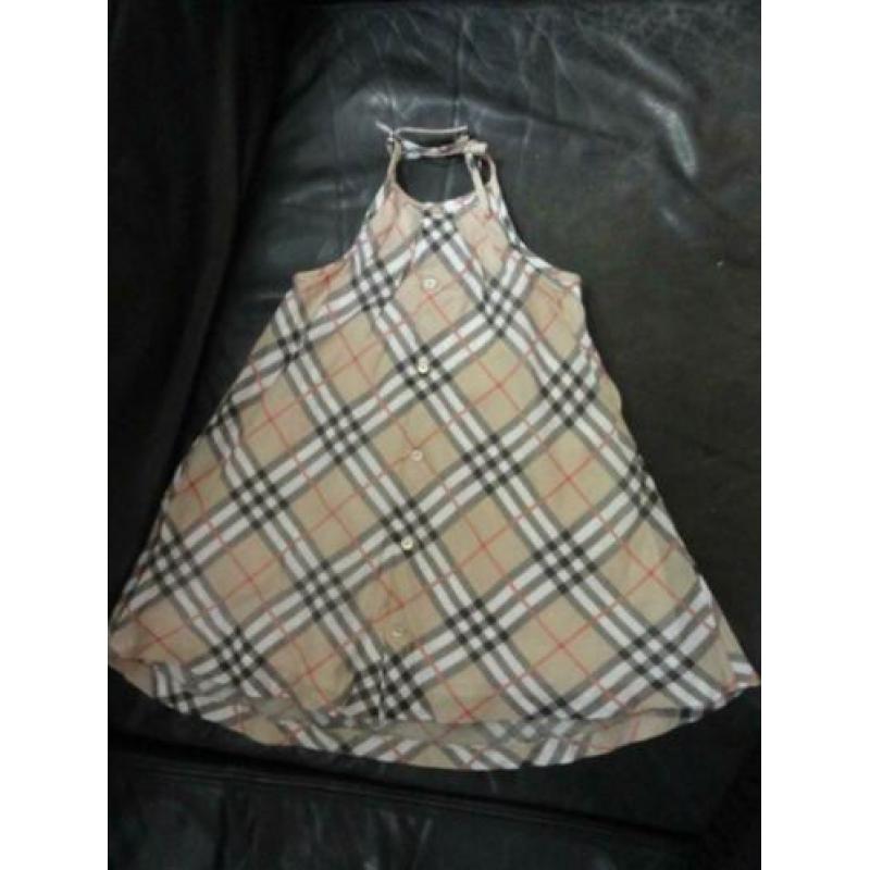 Lief kinderjurkje BURBERRY, maat 104