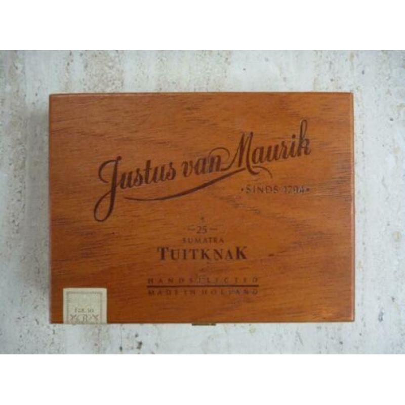 Mooie houten sigarendoos JUSTUS VAN MAURIK 1794 .TUITKNAK