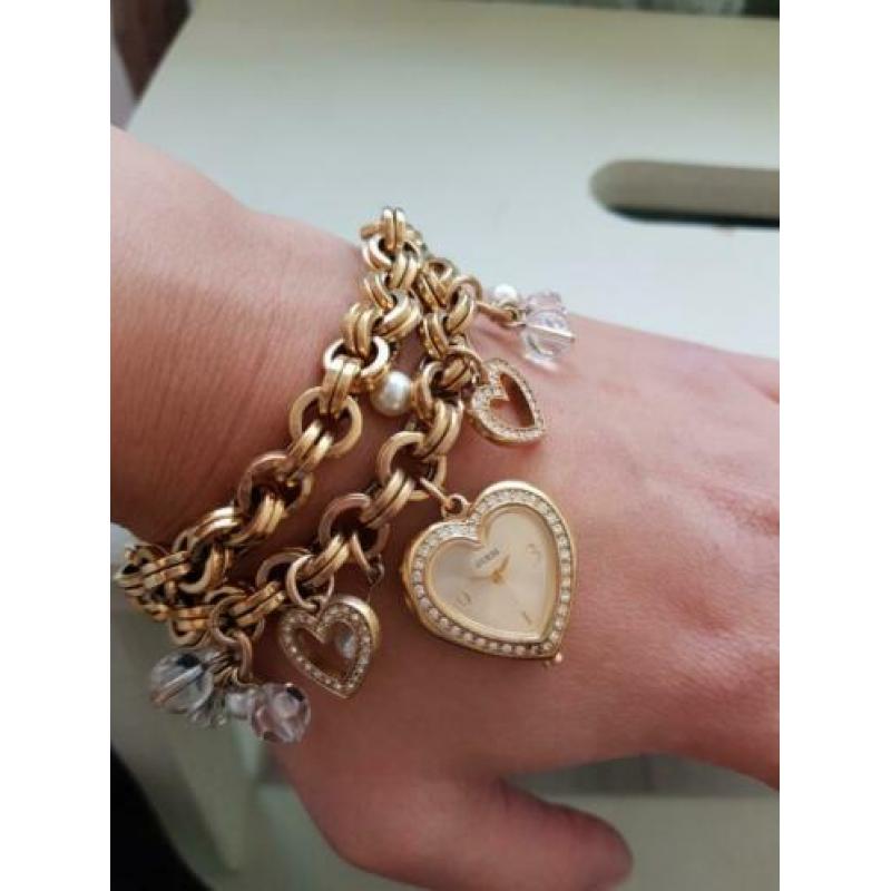 Guess dameshorloge met bedeltjes