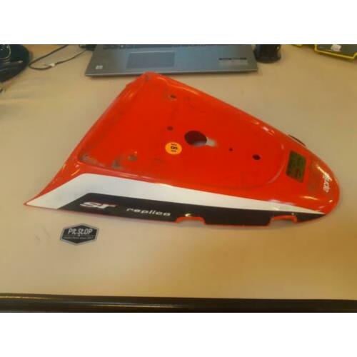 Aprilia SR 50 zadelkap rood ORIGINEEL buddyseat kapje kap