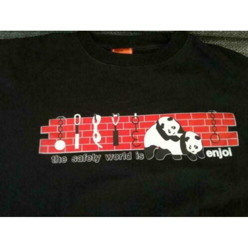fun t-shirt the safety world is ENJOI zgan maat M