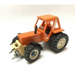 Fiat 880 DT Britains met fronthef