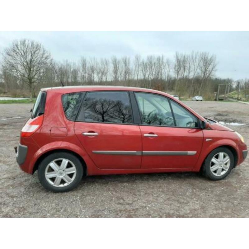 Renault Megane Scenic 2.0 16V 99KW Autcom Euro4 2004 Rood