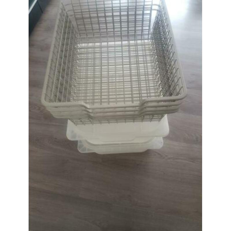 Ikea baken en draadmanden