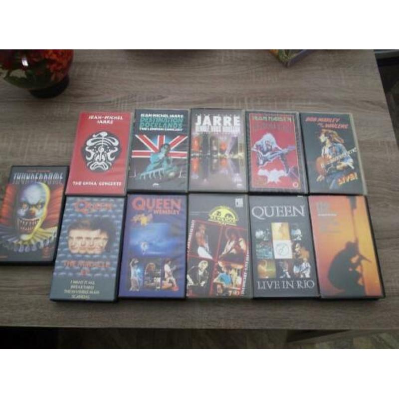 11 muziek videobanden op vhs o.a queen/iron maiden
