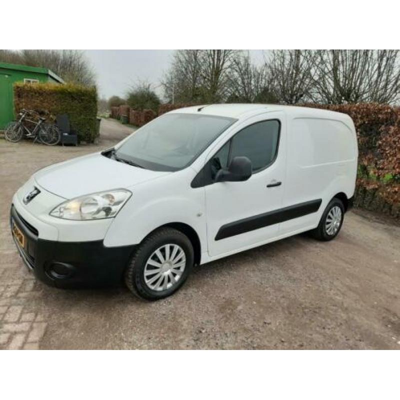 Peugeot Partner grijs kenteken benzine! Berlingo caddy