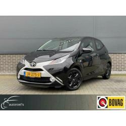 Toyota Aygo 1.0 VVT-i x-play / Navigatie / Achteruitrijcamer