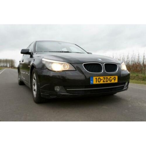 BMW 5-Serie 2.0 D 520 Touring 2008 Zwart facelift ! Navi