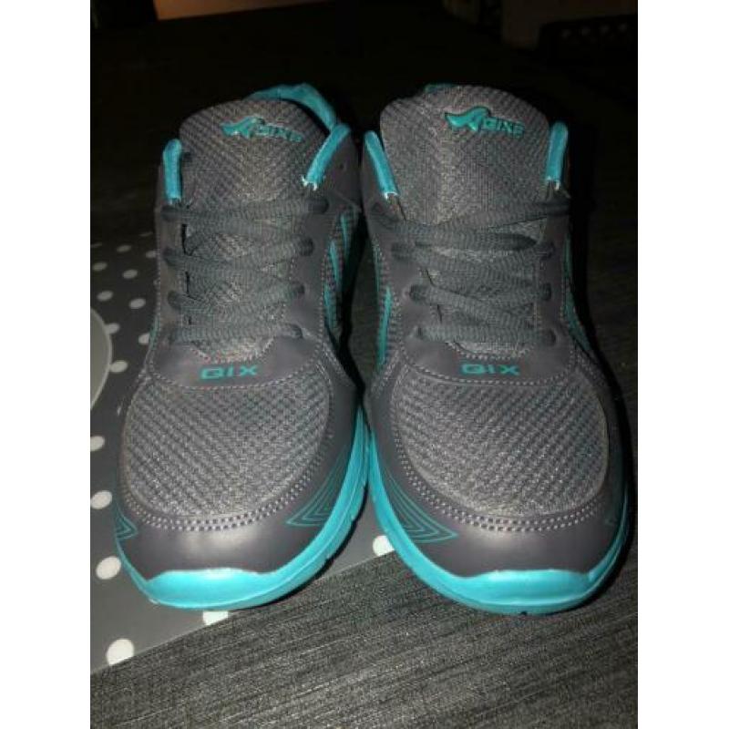 Nog nieuwe sportschoenen maat 41