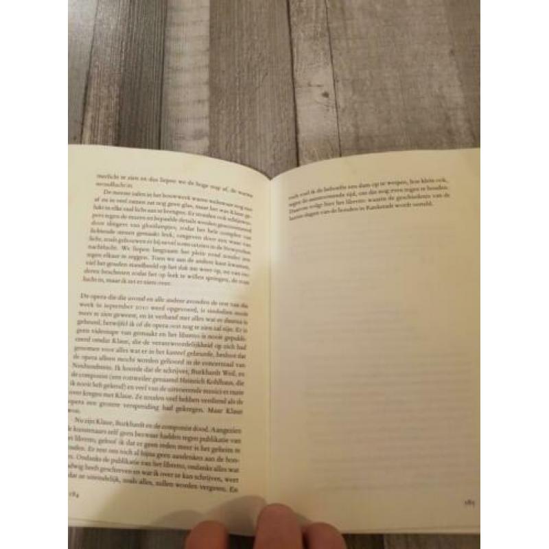 Kirsten Bakis-de geschiedenis van de monsterhonden