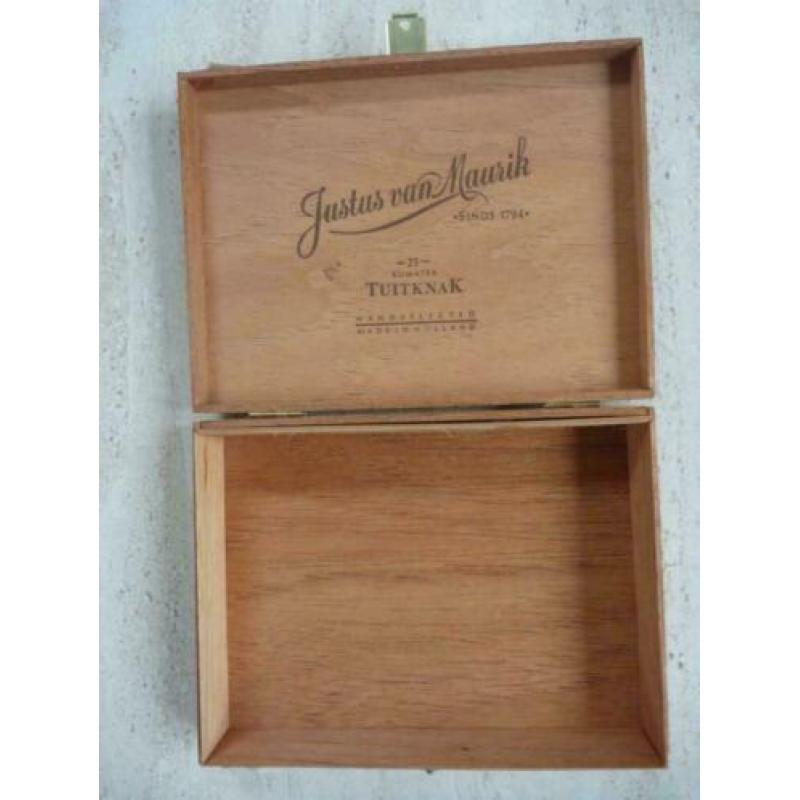 Mooie houten sigarendoos JUSTUS VAN MAURIK 1794 .TUITKNAK