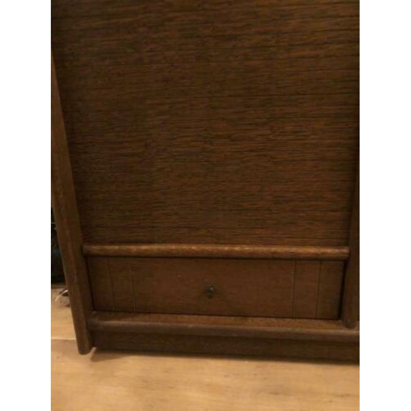 Lage Kast op wielen, met rolluiken - hout
