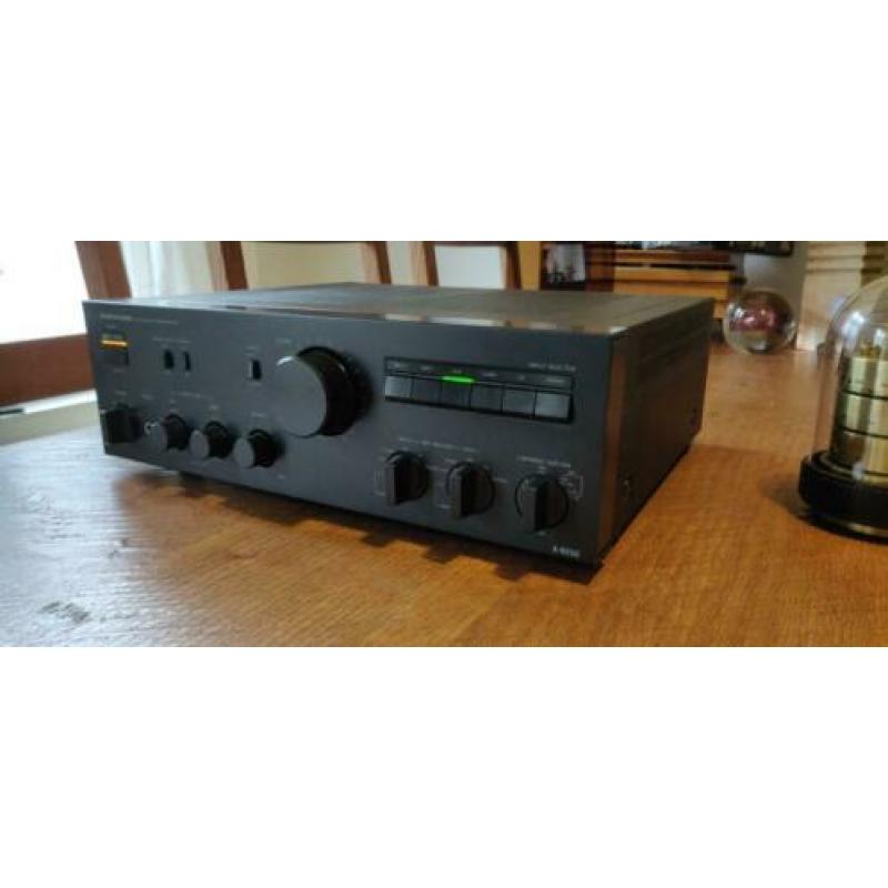 Onkyo a-8250 versterker