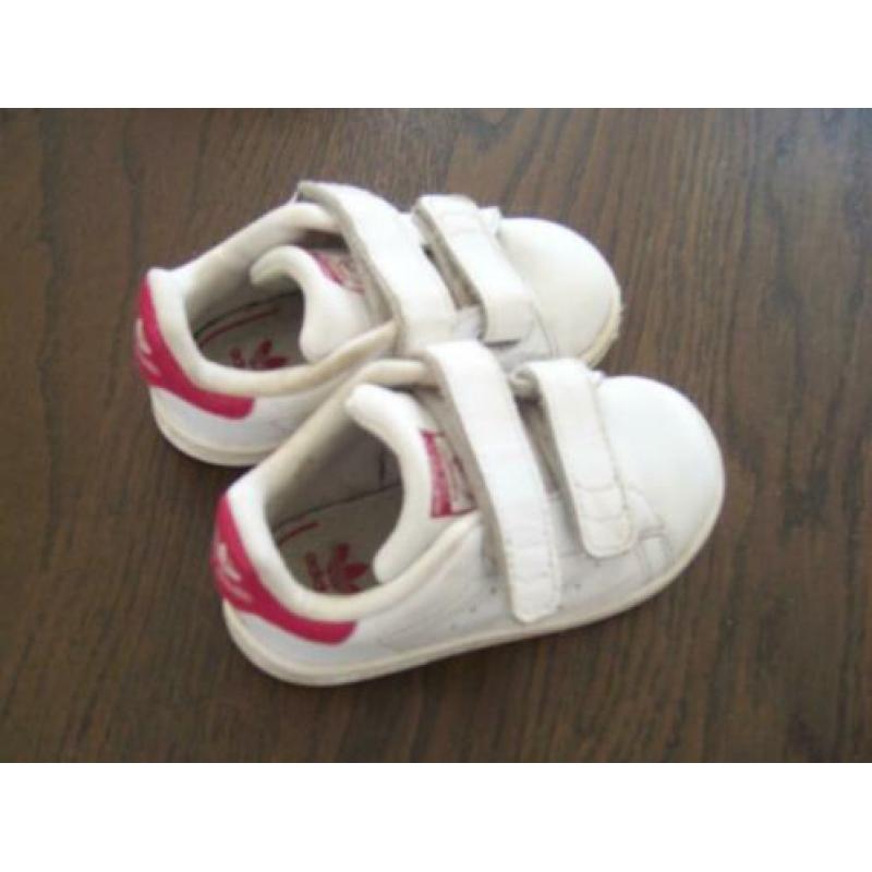 mooie sneakers / schoentjes van Adidas maat 21