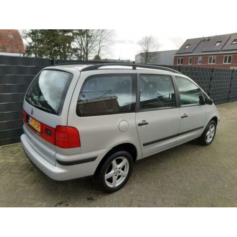 Sharan 2.0 6 bak met climatronic nieuwe apk mooie auto