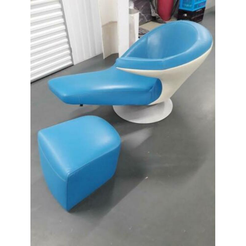 Leolux Parabolica fauteuil incl. Hocker
