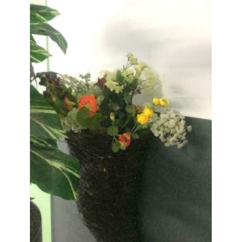 kunstbloemen en planten in pot / secound flowers