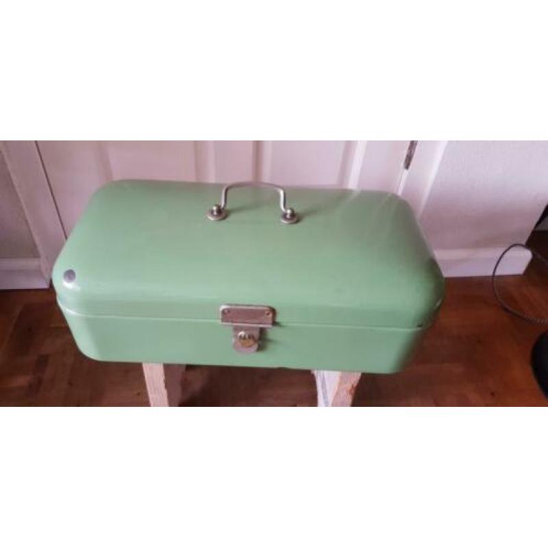 Groen emaille broodtrommel + bussenset koffie thee suiker