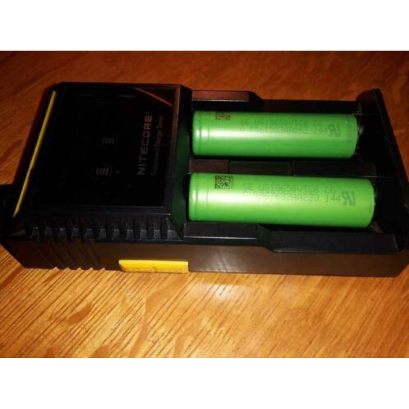 Sony vtc6 ..3120mAh Nieuw Ongebr. en Nitecore D2 Pro Lader