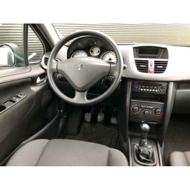 Peugeot 207 1.4 VTI 5DRS Airco Cruise NL-auto 67dkm