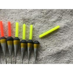 adv 286 / NIEUW set 9 dobbers met dikke verwisselbare attenn