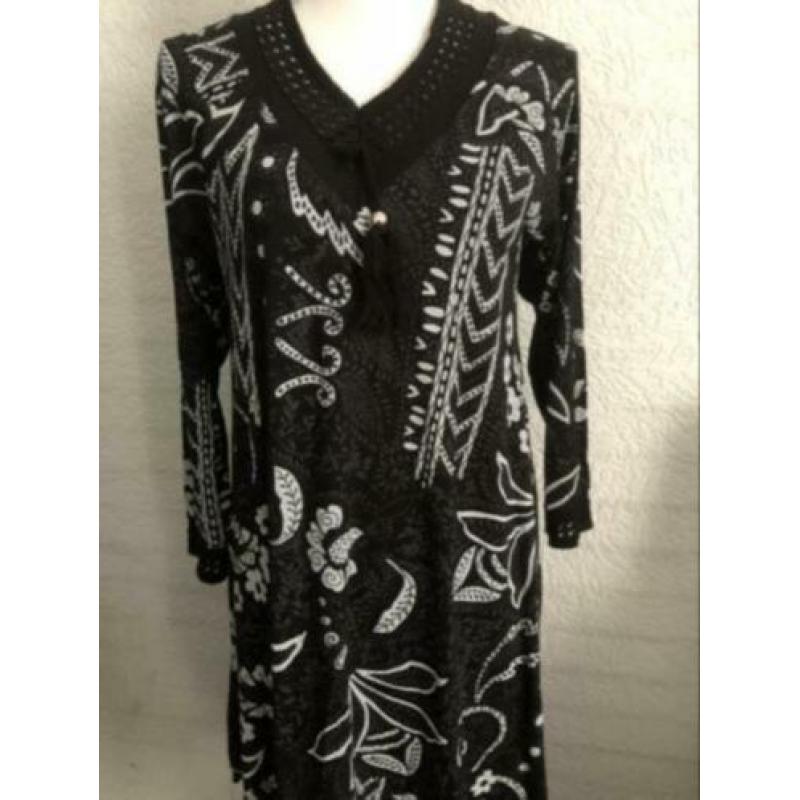 Maat l - zwarte tuniek met witte print