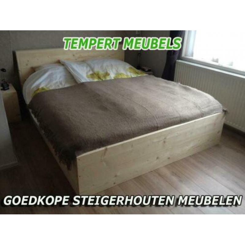 2 persoonsbed rondom dicht / Bed van steigerhout.