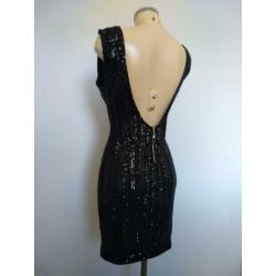 Chique Jurk met open diepe v-rug Mt. 40 ZGAN!