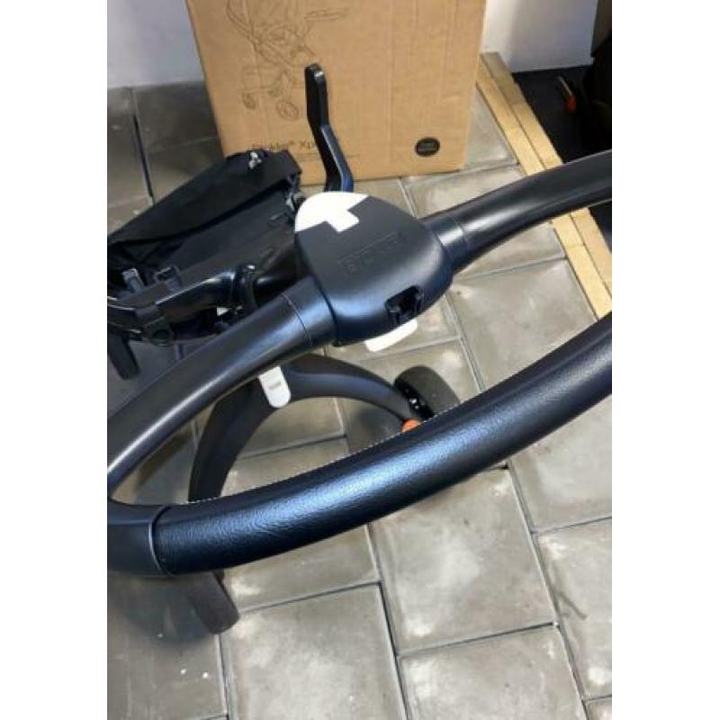 Stokke Xplory V5 Black zgan / zwart leren handvat / Compleet