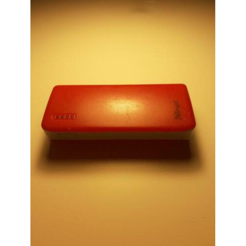 Trust powerbank 4.400 mAh met lampje
