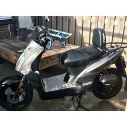 Kymco agility50. 5500 op de teller!