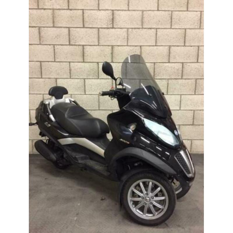 Piaggio mp3 300 lt 2011 autorijbewijs 1 mnd garantie