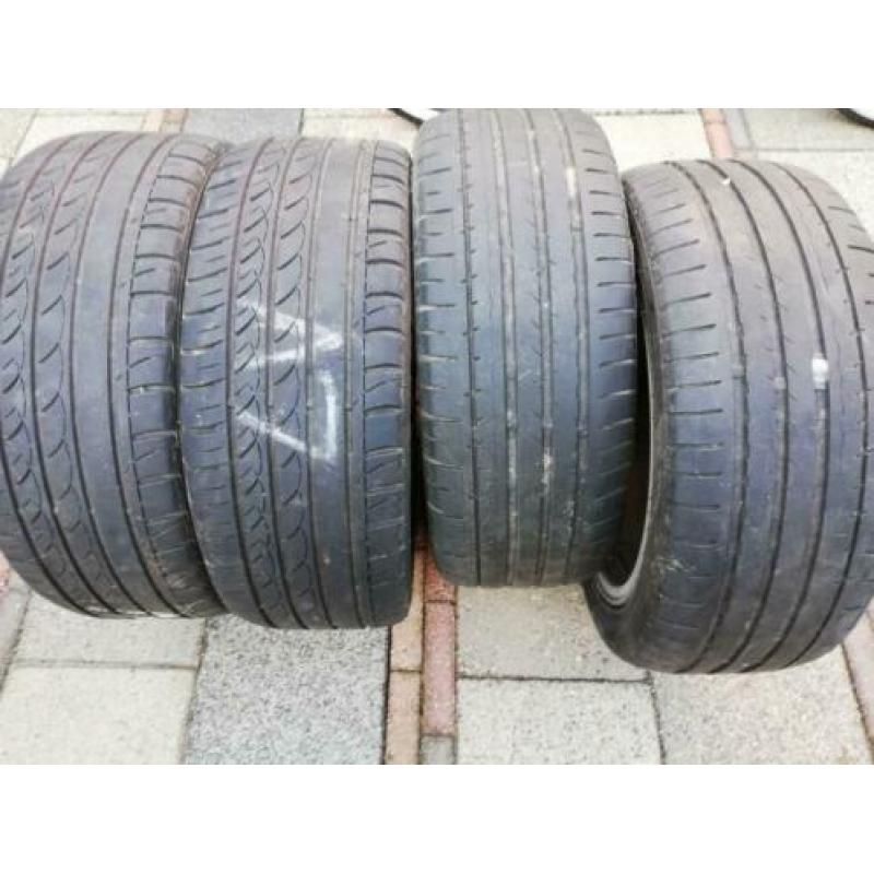 Te koop 17 inch velgen met banden