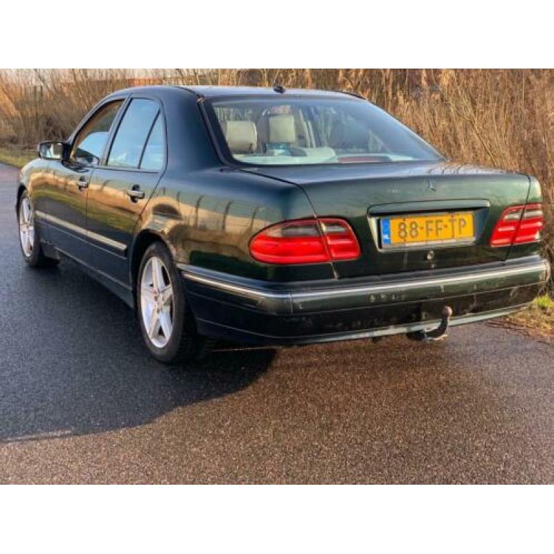 Mercedes-Benz E-klasse 430 Avantgarde AMG LEDER NAVI XENON S
