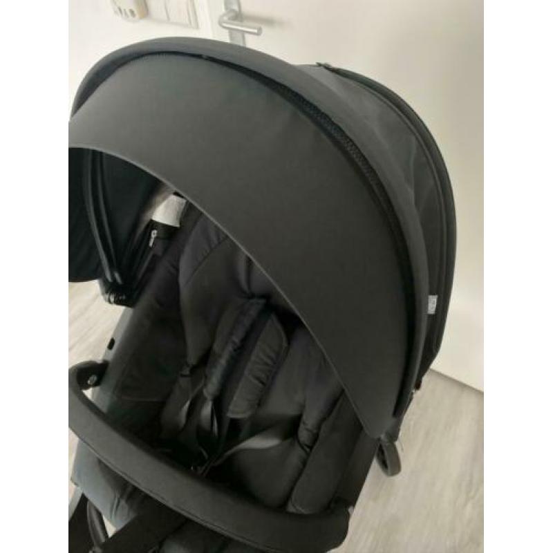 Stokke Xplory V5 Black zgan / zwart leren handvat / Compleet
