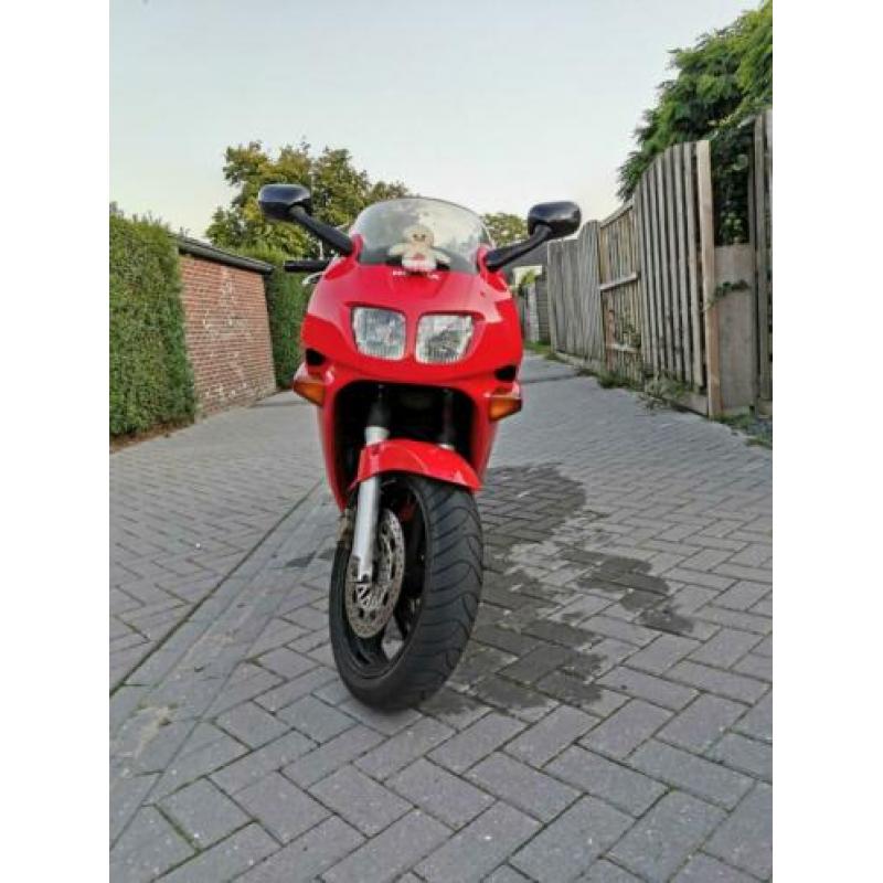 Honda vfr 750 f 1995 met gloednieuwe banden van Dunlop