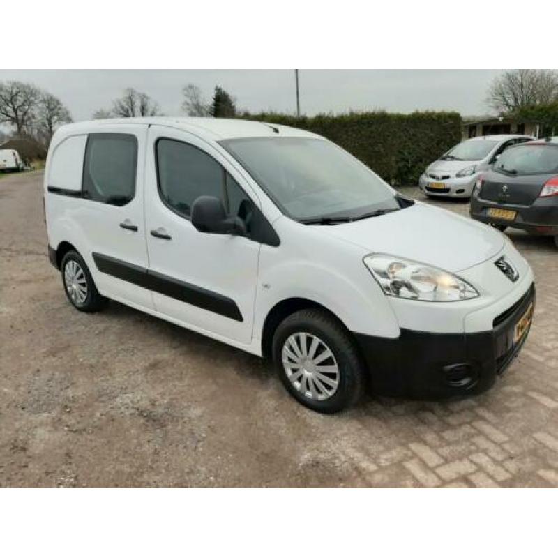 Peugeot Partner grijs kenteken benzine! Berlingo caddy