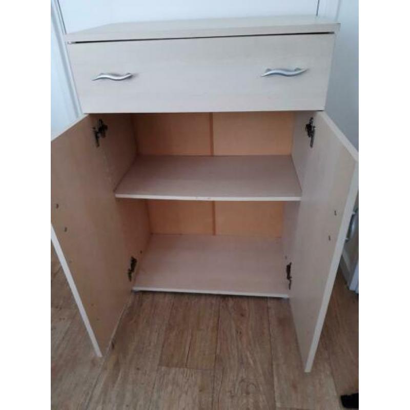 Zgan kastje met lade en legplank
