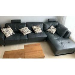 Lederen bank met chaise longue