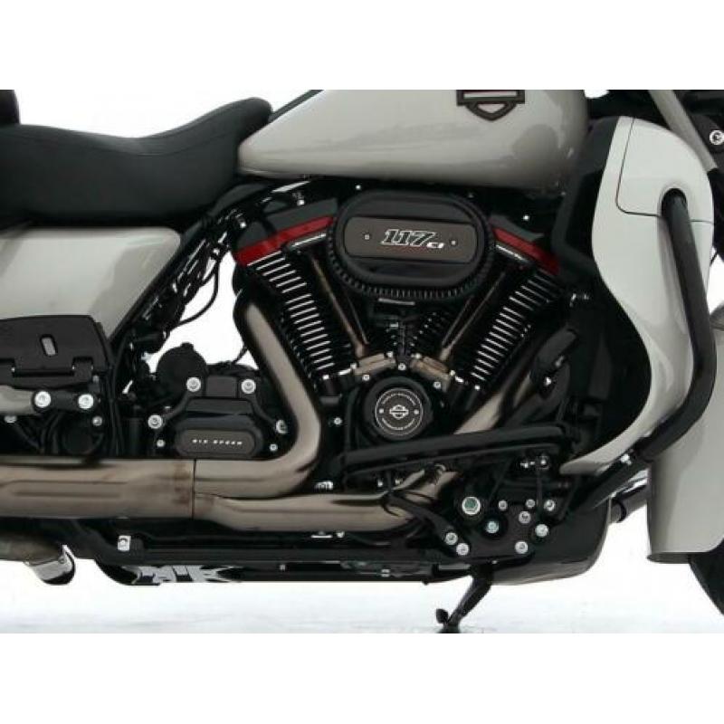 Harley-Davidson FLHTKSE CVO ULTRA LIMITED BLACK TRIM
