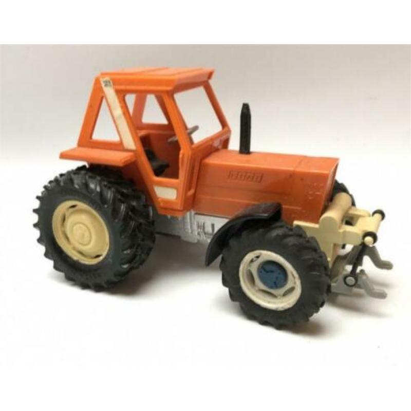 Fiat 880 DT Britains met fronthef