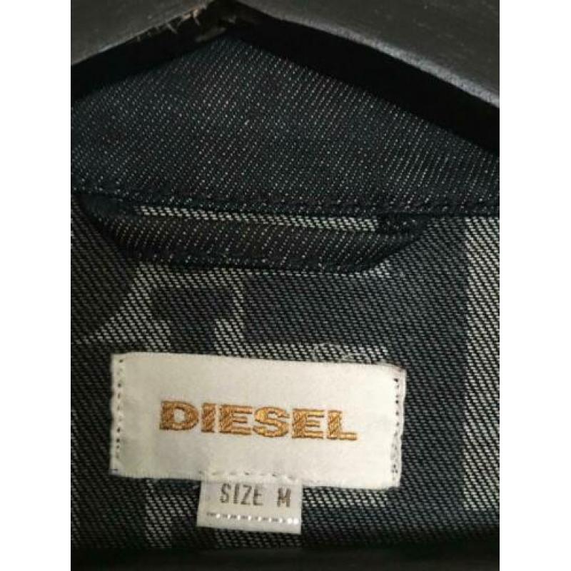 Te koop: Nieuw spijkerjasje van het merk Diesel