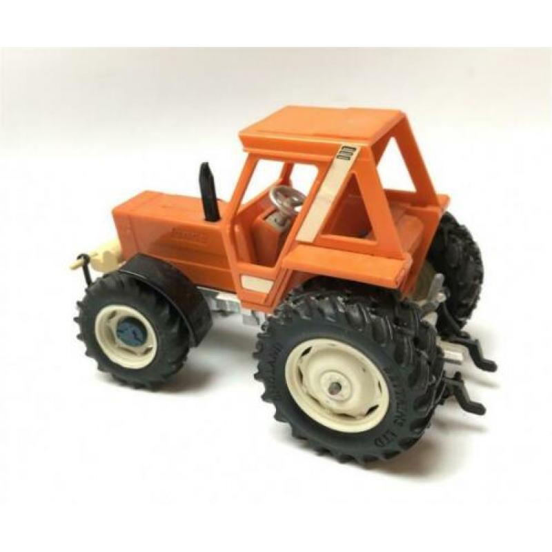 Fiat 880 DT Britains met fronthef
