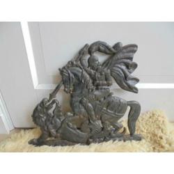 oud gietijzeren muurornament van Sint Joris en de Draak,40cm