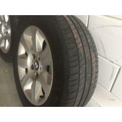 BMW E60 16 inch velgen met banden te koop