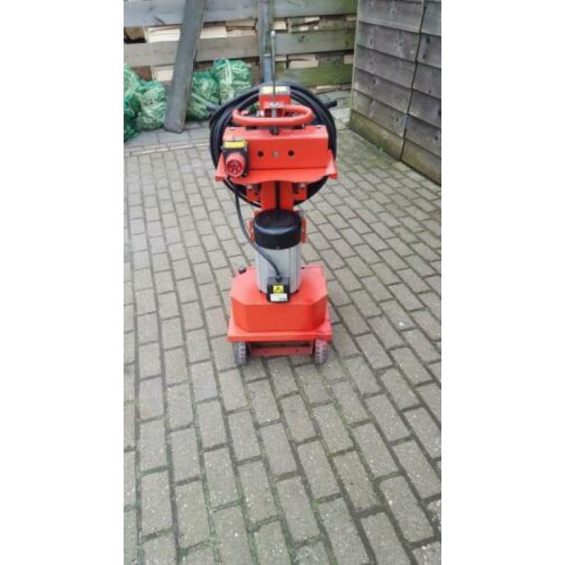 Mooie goedwerkende houtklover GTM 2018/2019 8 ton